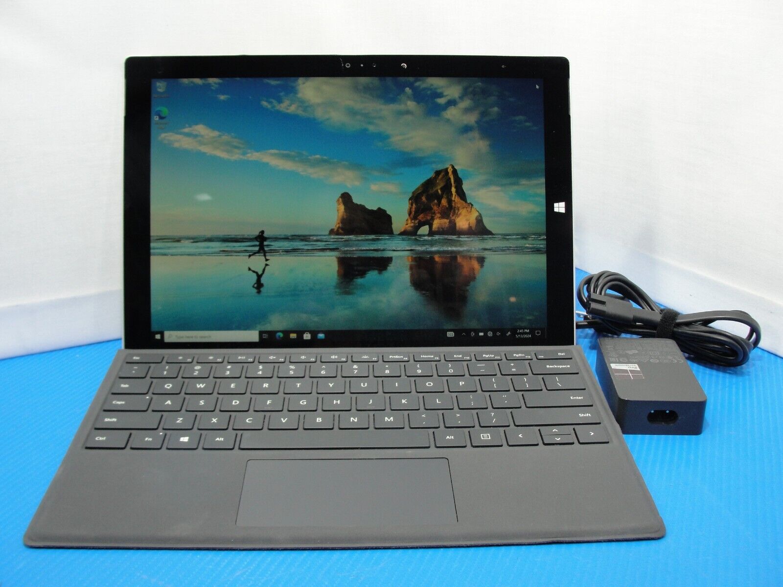93% Battery Microsoft Surface Pro 3 laptop TOUCH core i5 8GB 256GB SSD