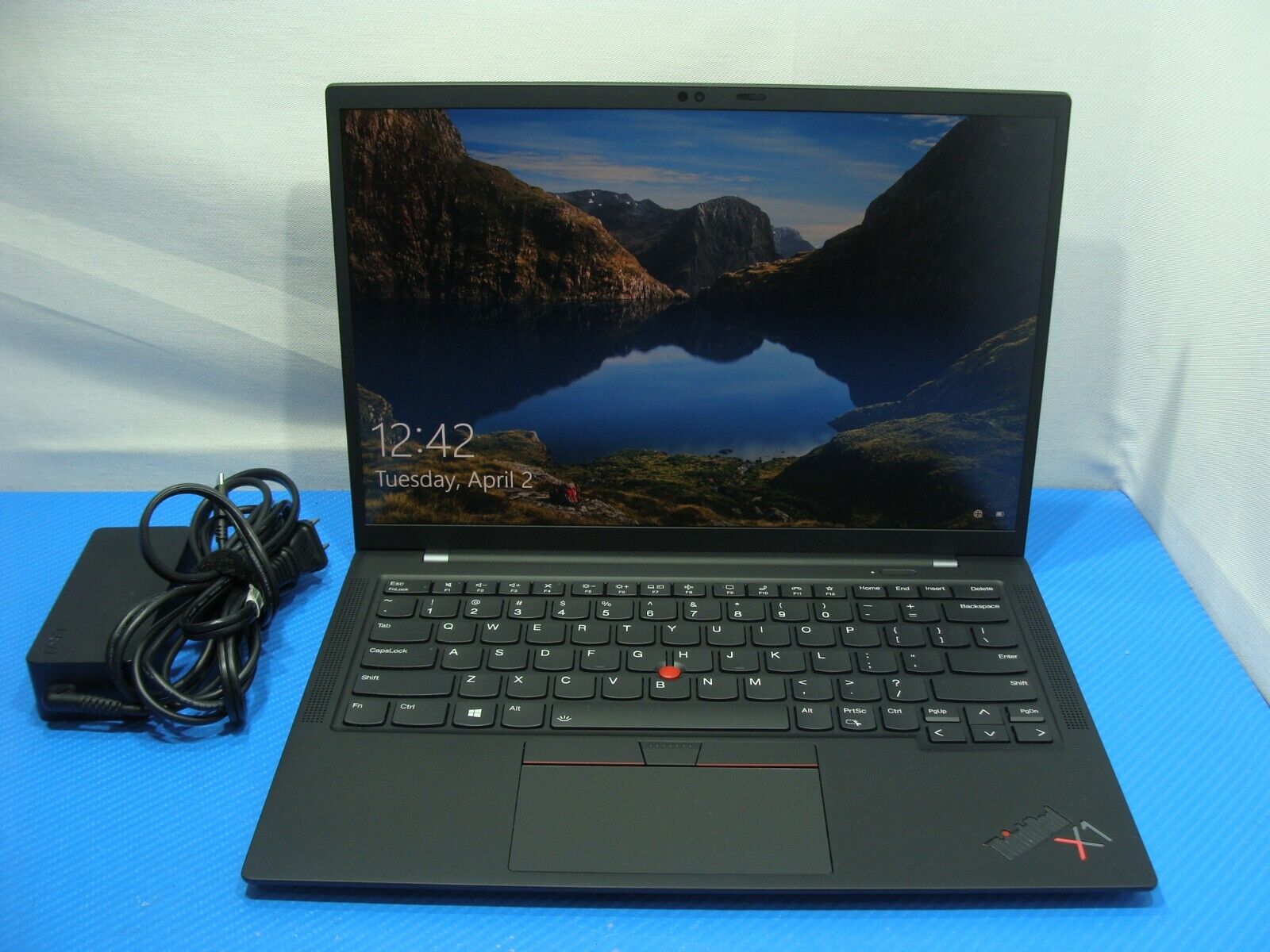 Lenovo ThinkPad X1 Carbon 9th Gen 14