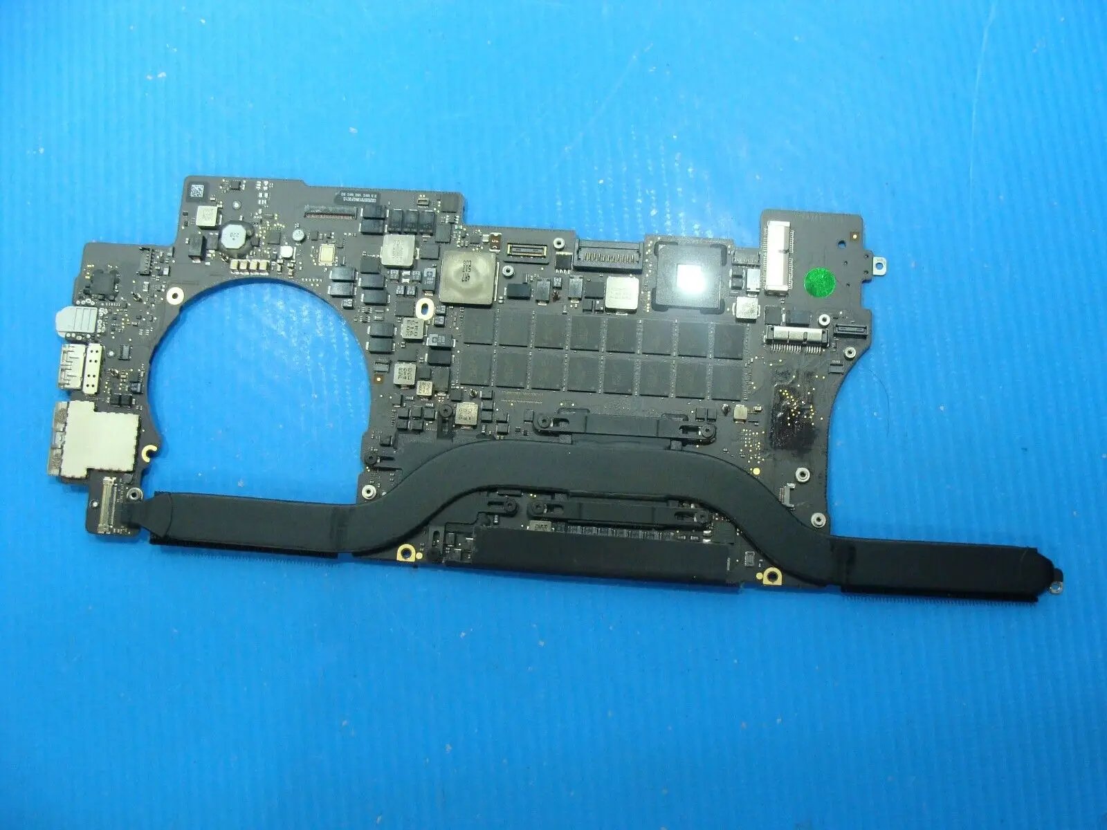 Macbook pro 2015 on sale motherboard