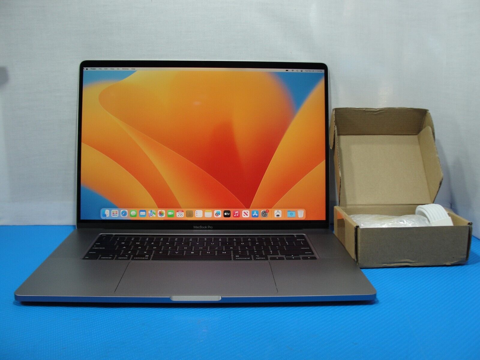 Apple MacBook Pro 16 2019 A2141 Core i7-9 16GB 512GB Radeon Pro