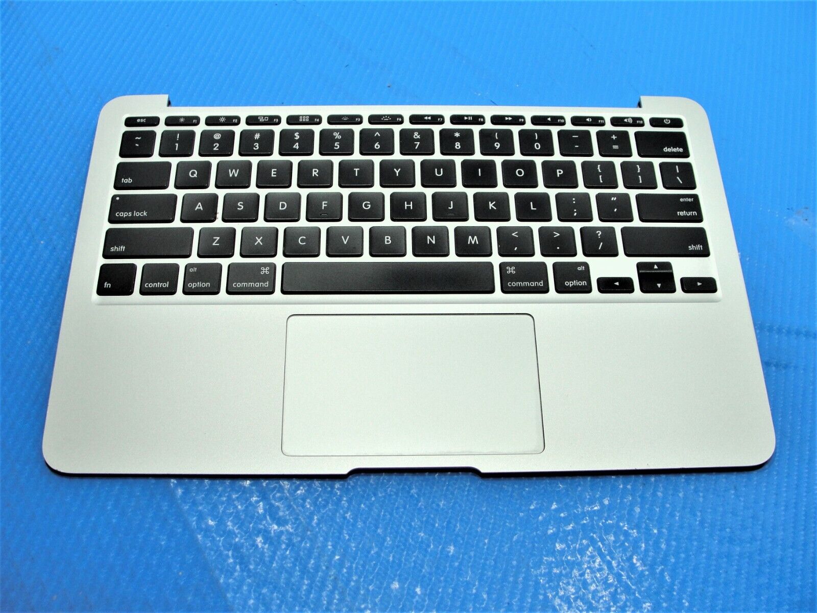 Macbook Air A1465 MD711LL/B Early 2014 11