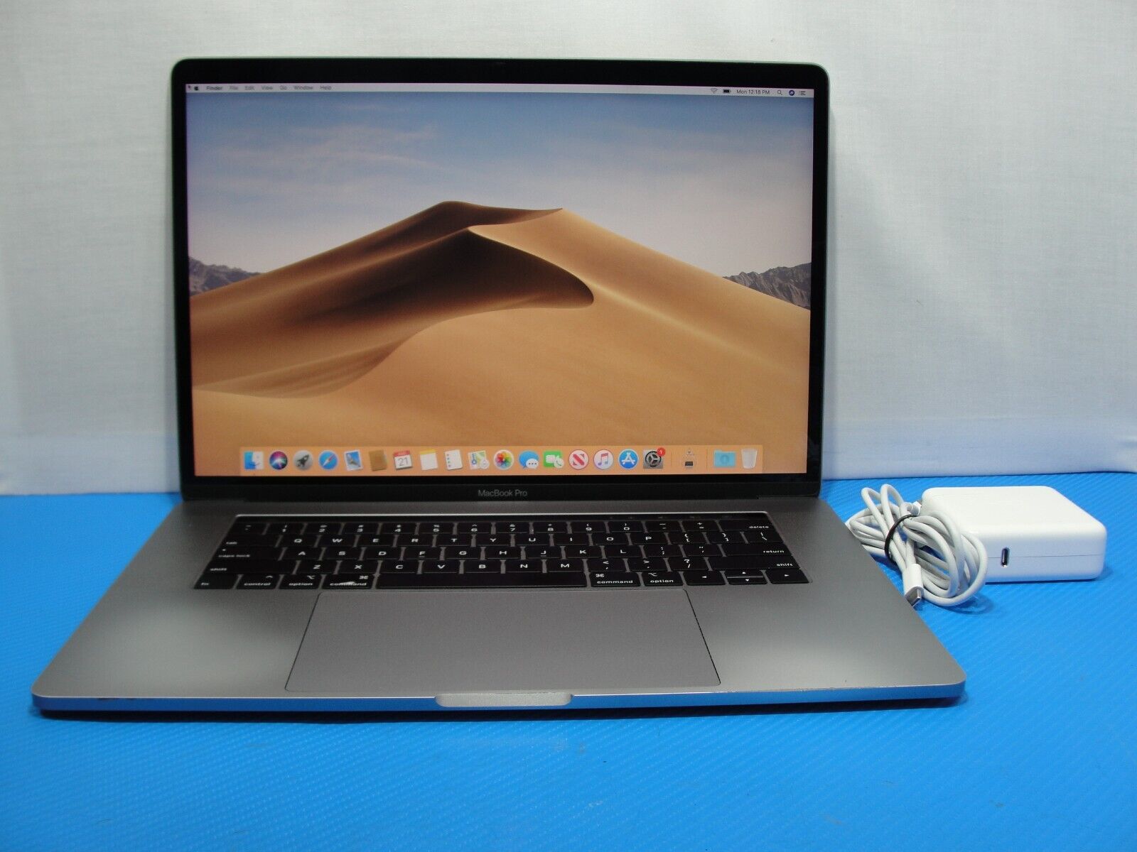 Apple MacBook Pro 15 2019 i9-9980H 16GB RAM 512GB SSD Radeon Pro 560X