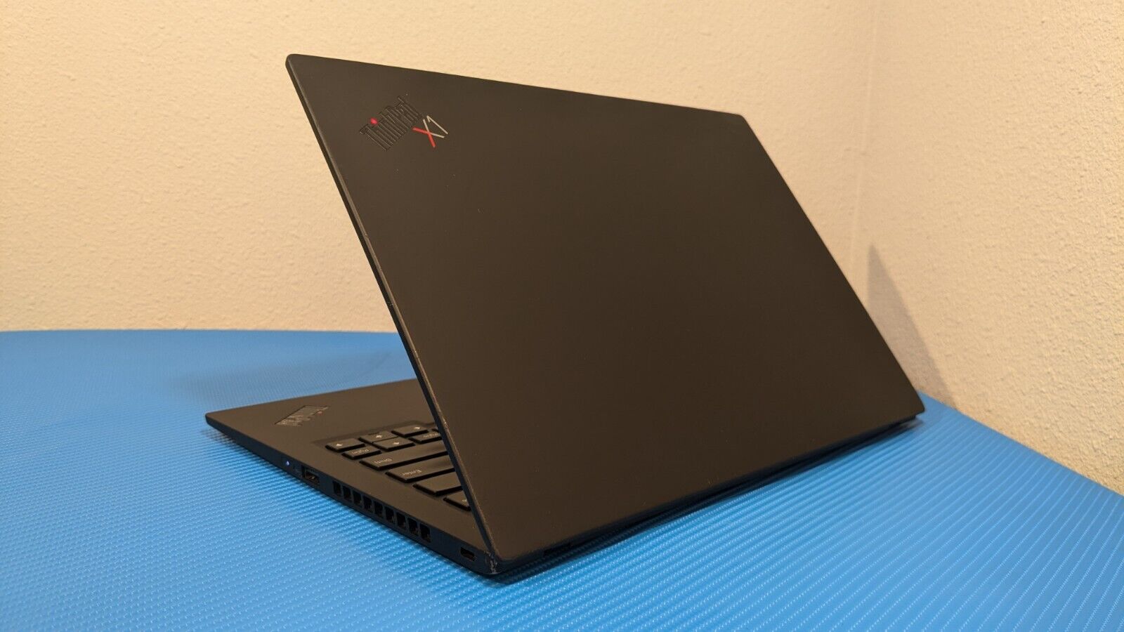 Lenovo ThinkPad X1 Carbon Gen 8 14