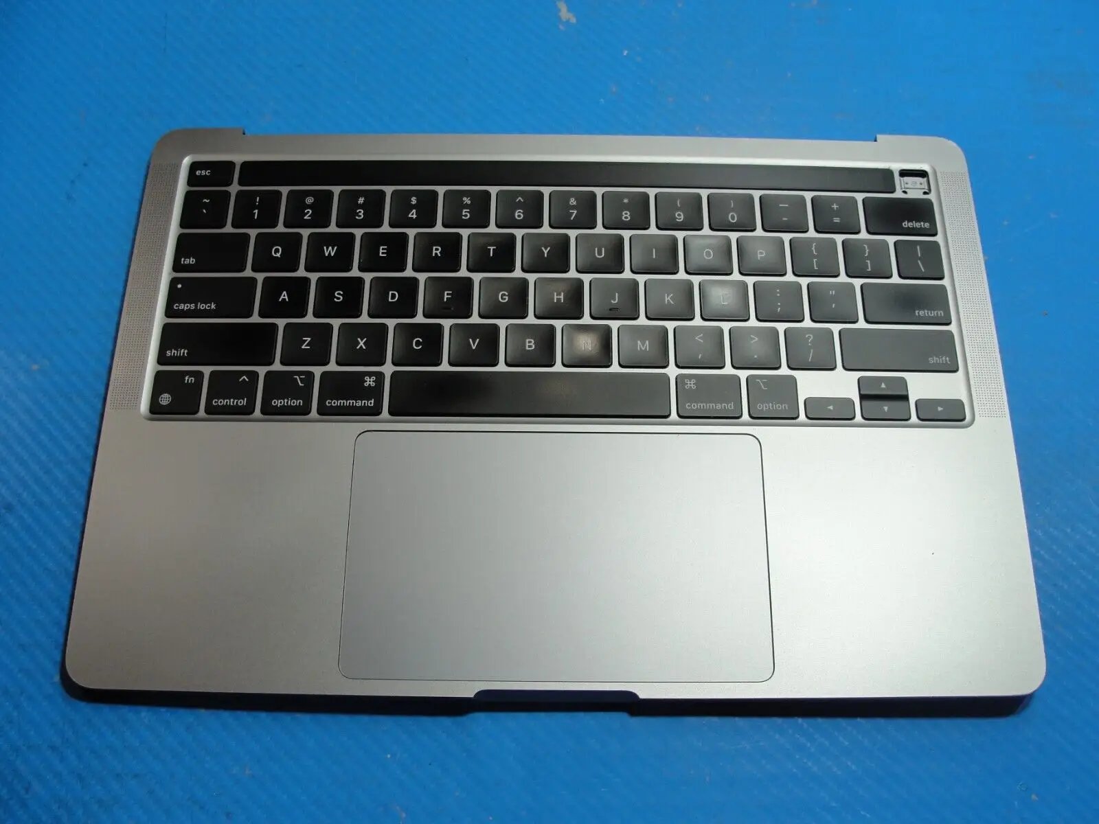 MacBook Pro A2338 13