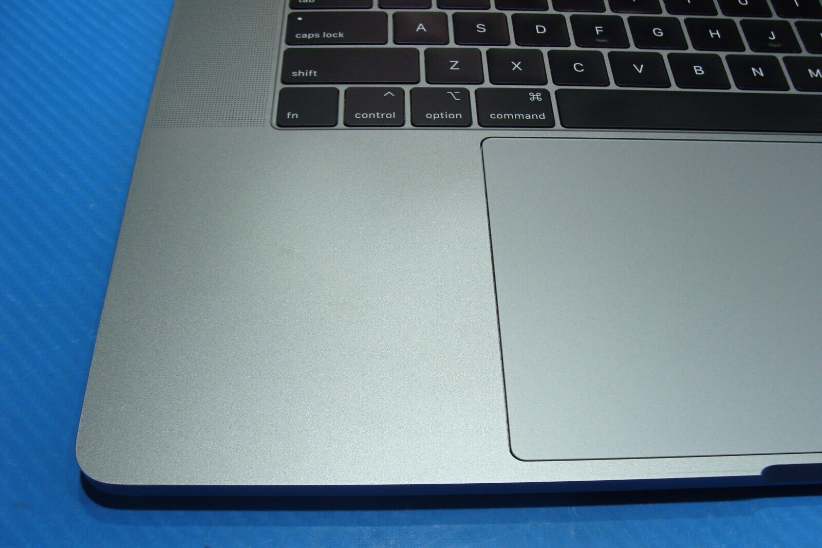 Apple MacBook Pro A1990 15