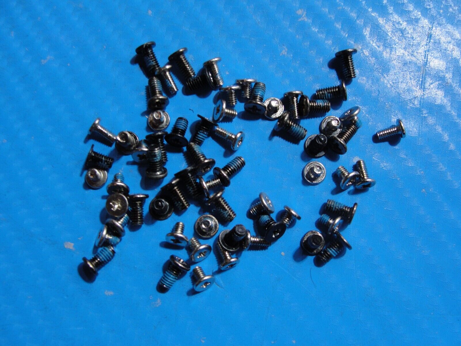 MSI Apache Pro 17.3” GE72 6QD Genuine Screw Set Screws for Repair ScrewSet