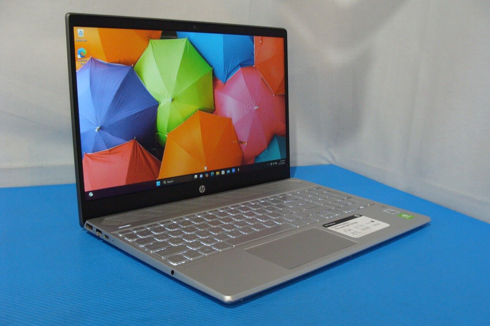 HP Pavilion 15-cs3075cl 15.6