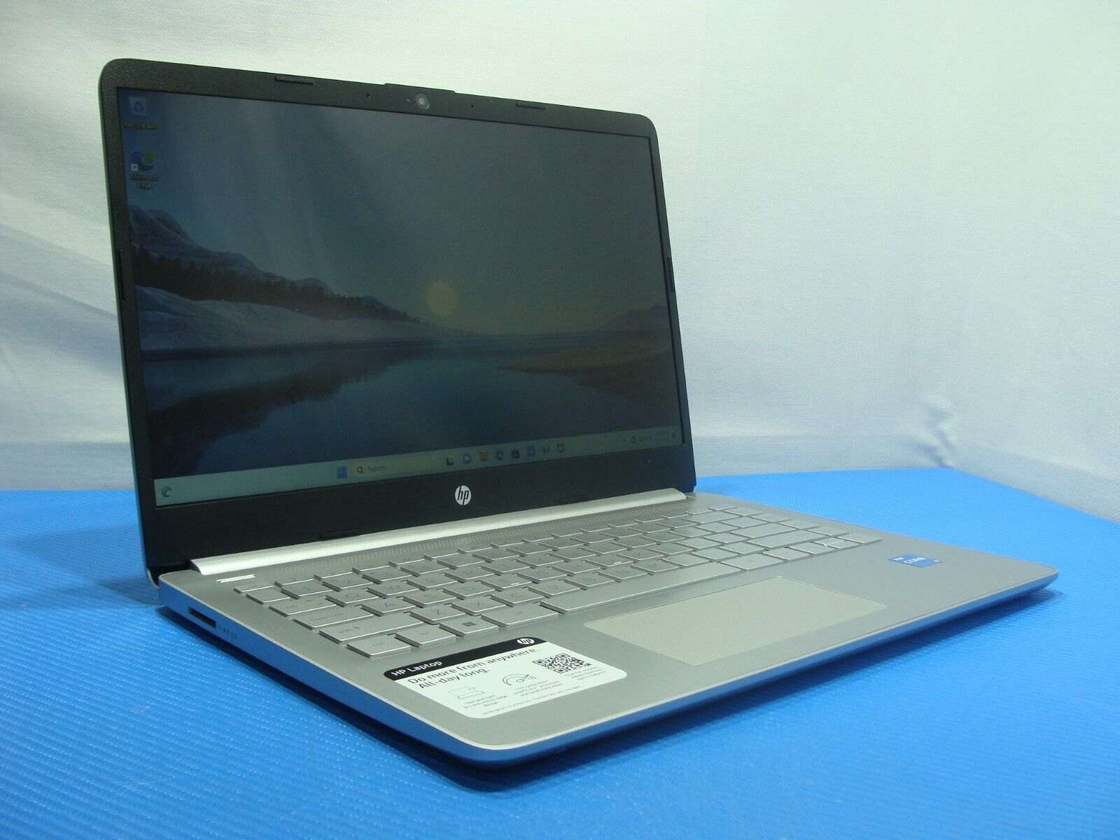 HP Laptop 14-dq2032wm 14