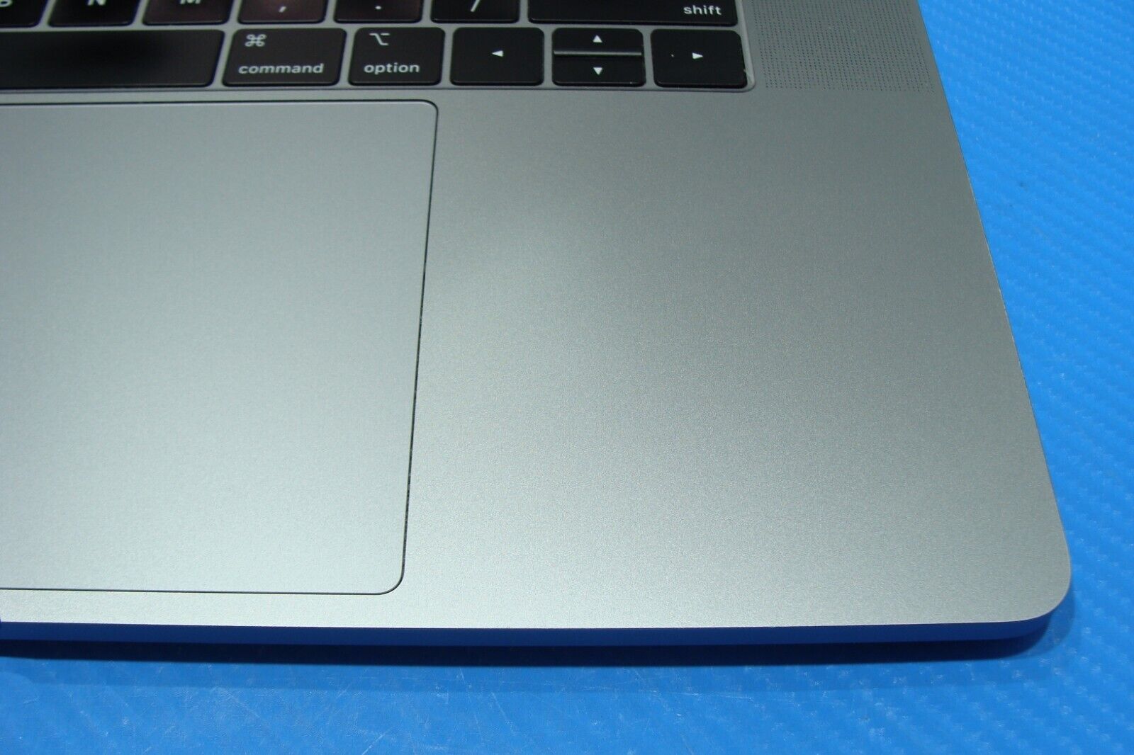 Apple MacBook Pro A1990 15