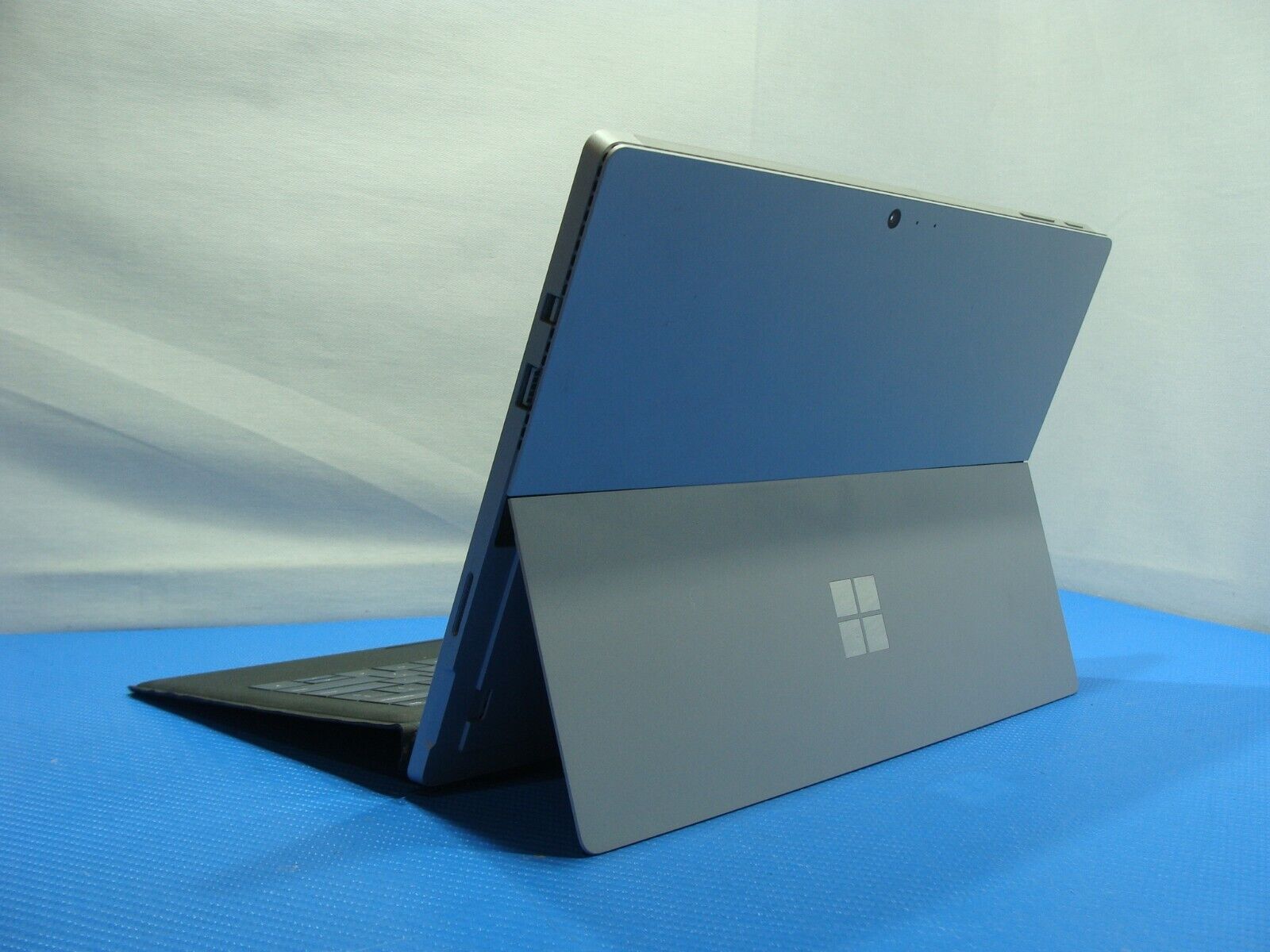 Microsoft Surface Pro 4 1724 Intel i5-6300U 2.4GHz 4GB 128GB Power Battery