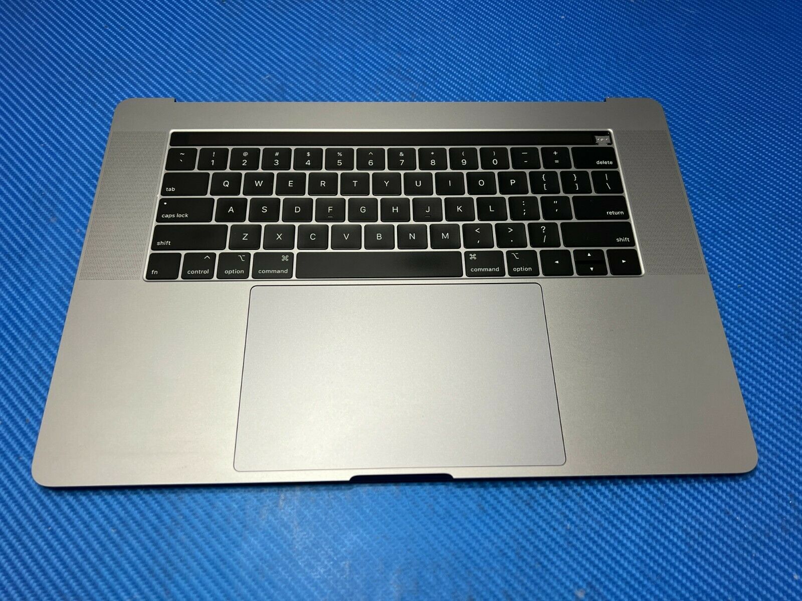 MacBook Pro A1990 15