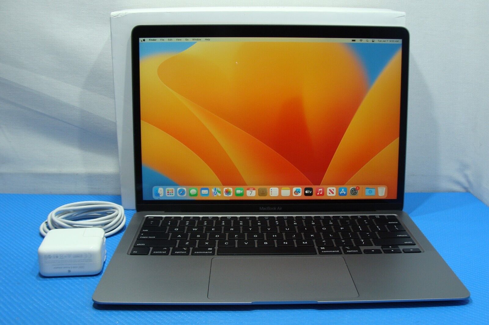 17 cycles Apple MacBook Air 13