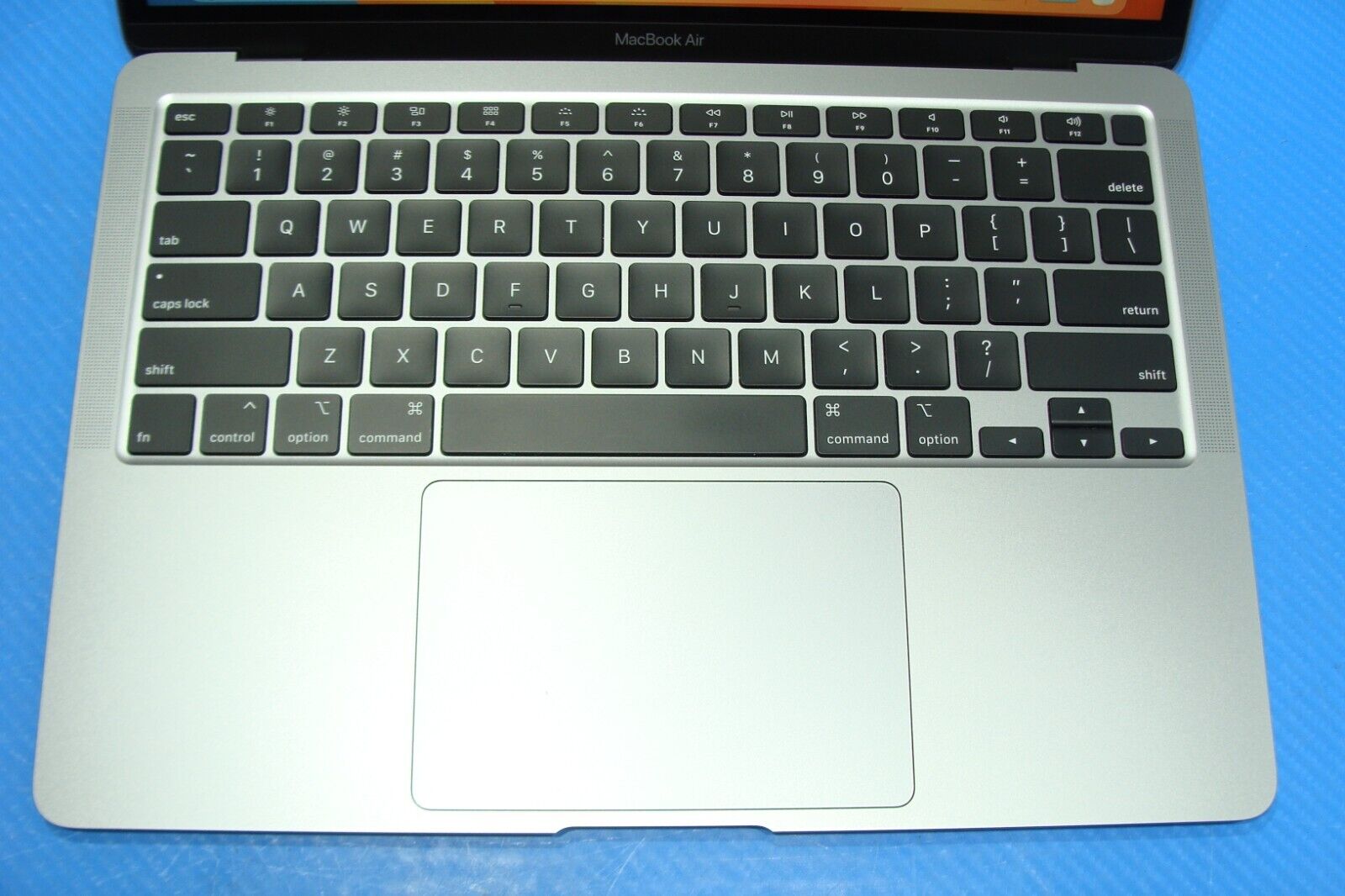 17 cycles Apple MacBook Air 13