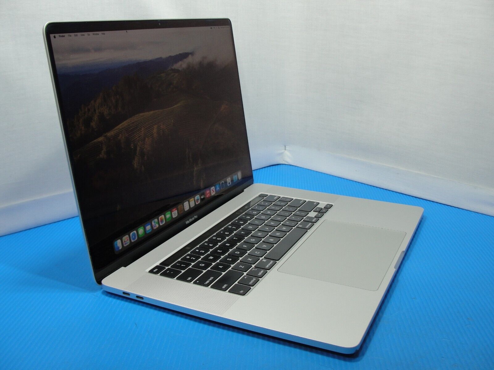 GREAT Apple MacBook Pro 16