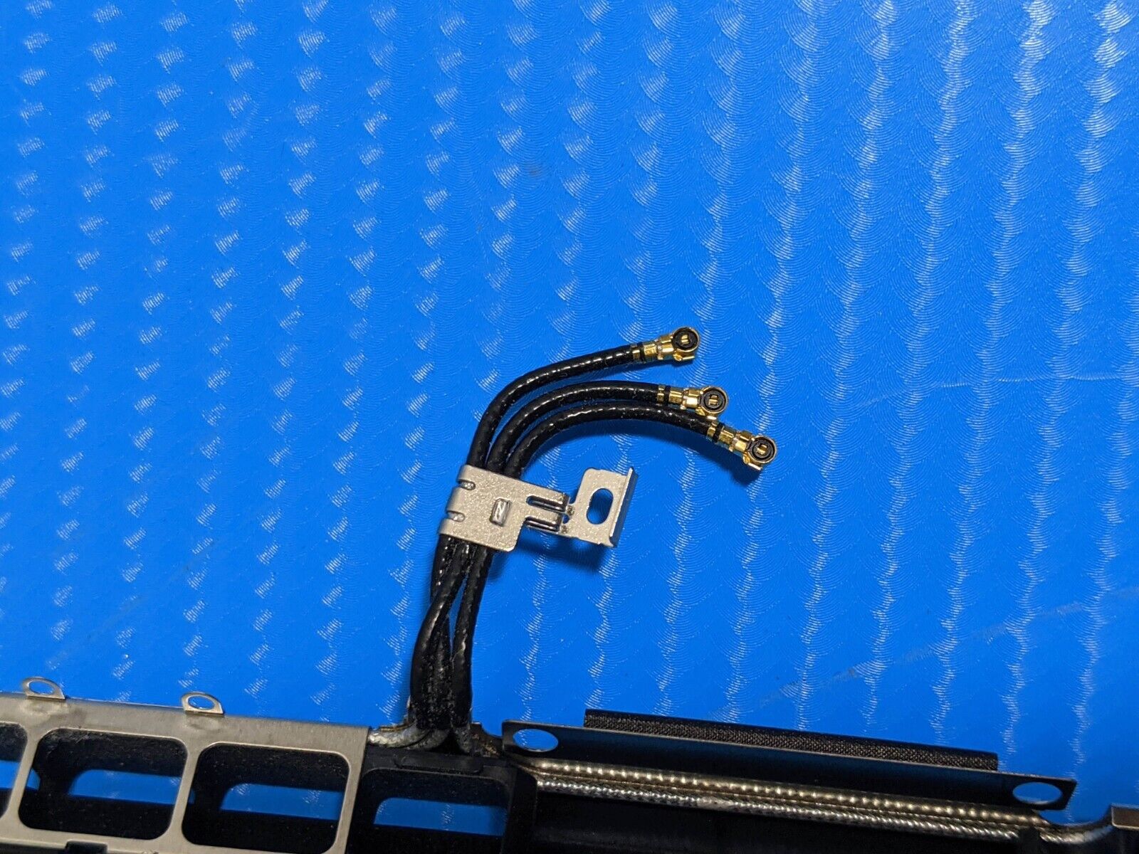 MacBook Pro 16” A2485 2021 MK1H3LL/A Genuine Rear Vent & Wi-Fi Antenna Module