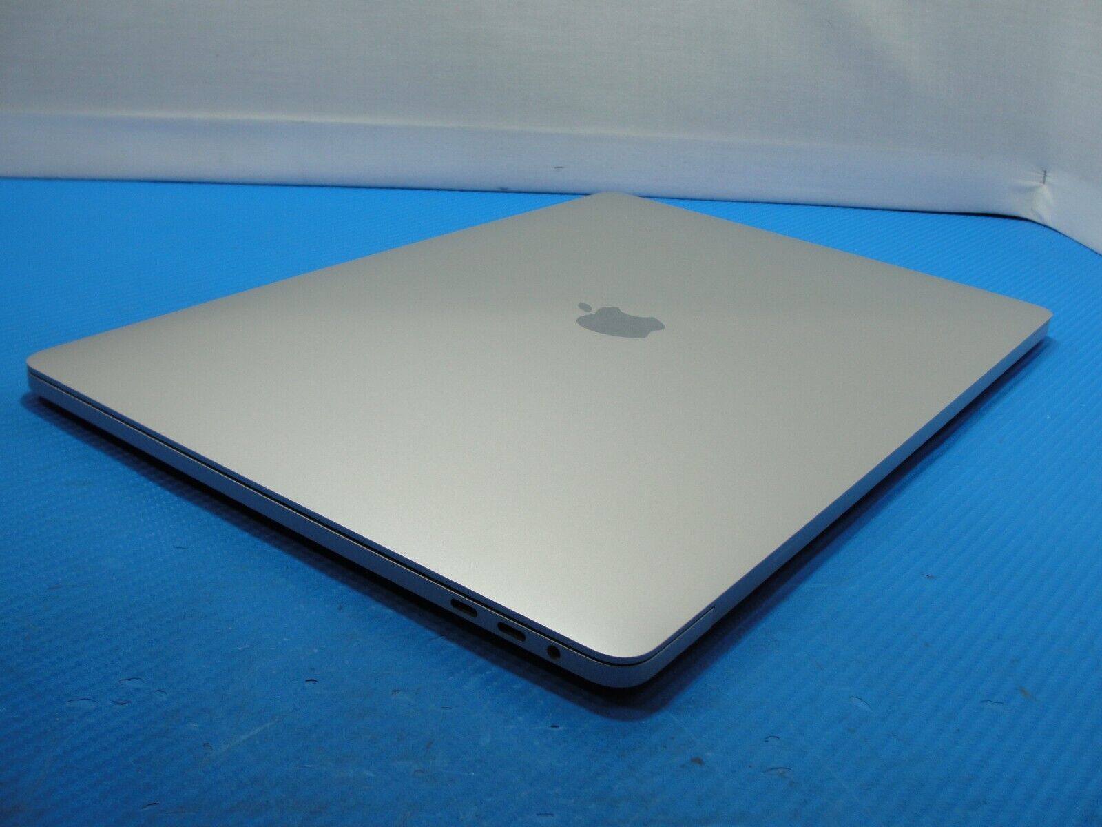 2019 Apple MacBook Pro 16 A2141 i7-9750H 16GB 512GB Radeon Pro 5300M 4GB Good+AC