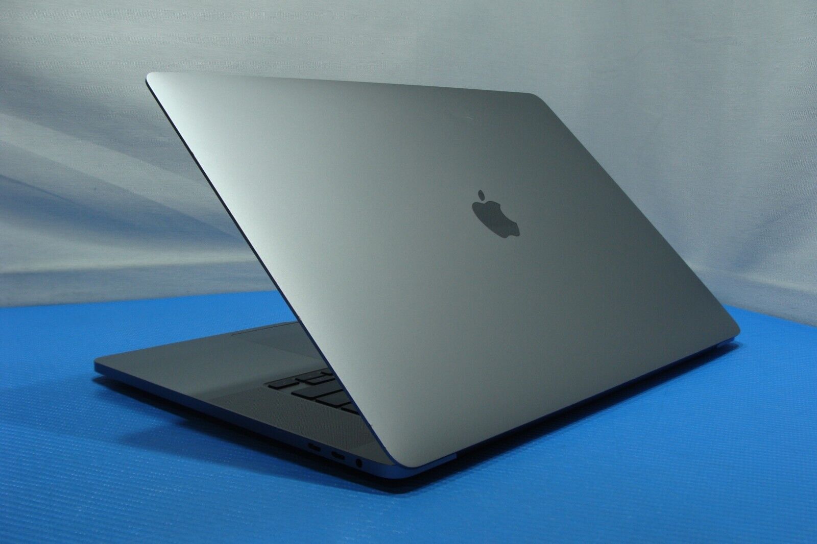 Apple MacBook Pro A2141 16