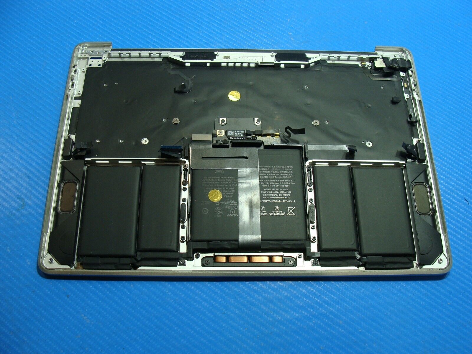 MacBook Pro A2251 13