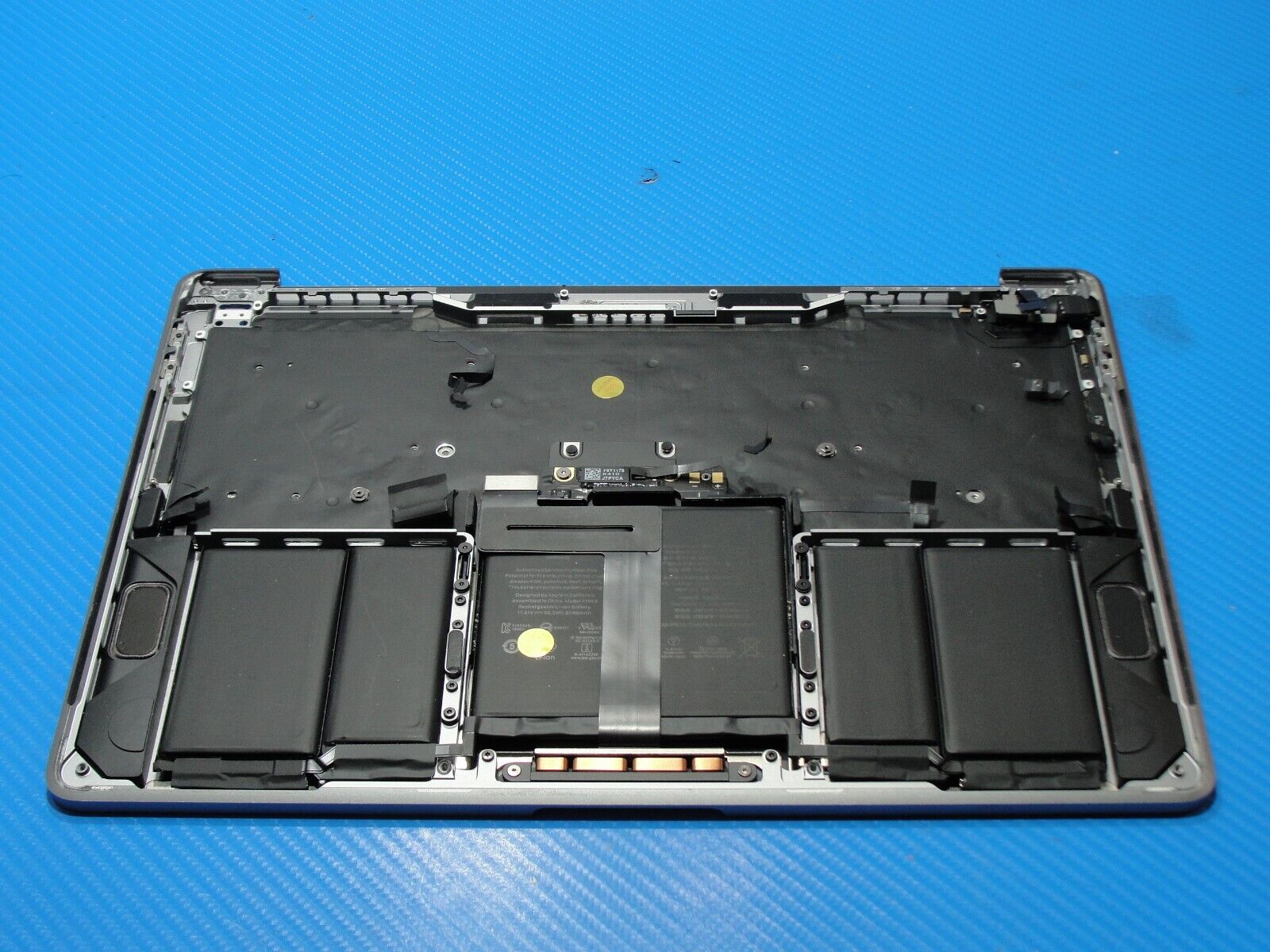 MacBook Pro A2251 13