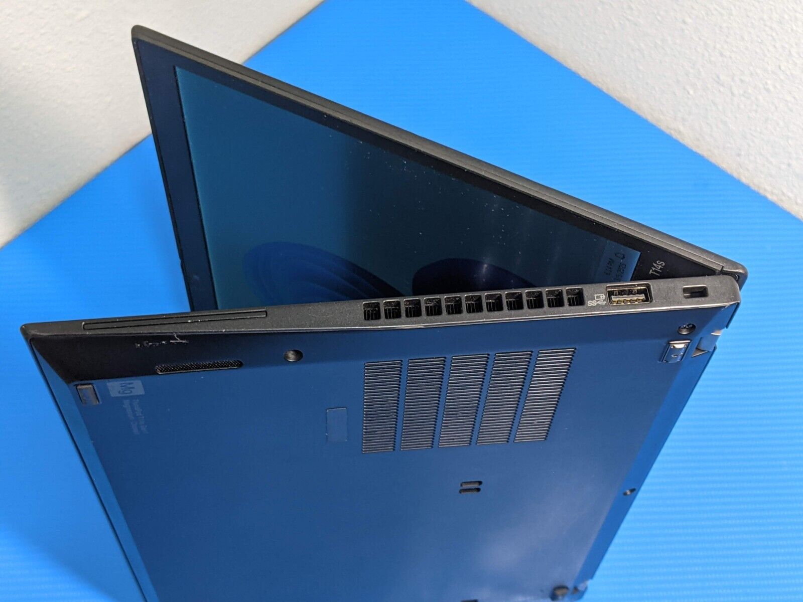 Lenovo ThinkPad T14s Gen 1 14