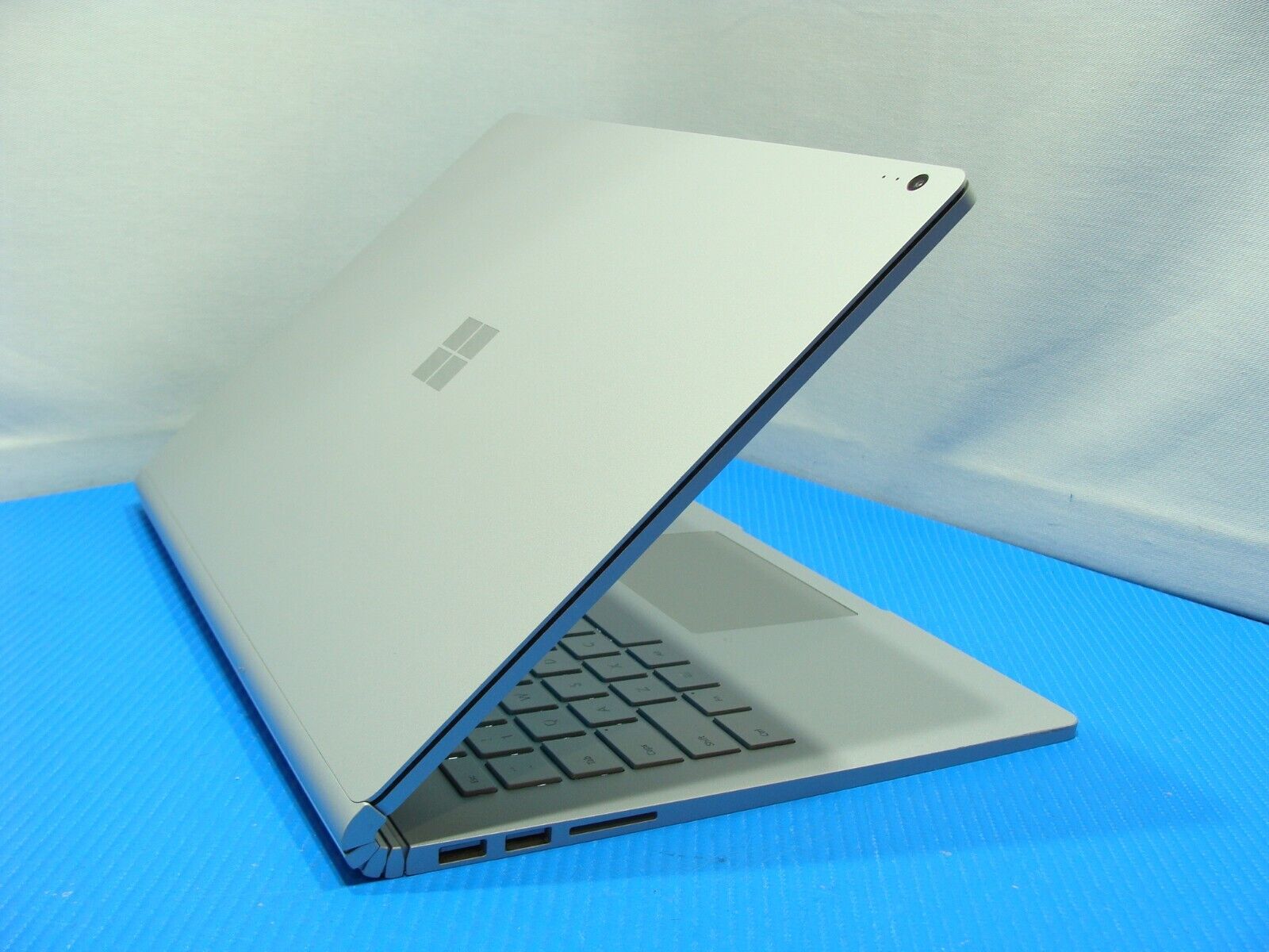 Microsoft SurfaceBook 2 13.5