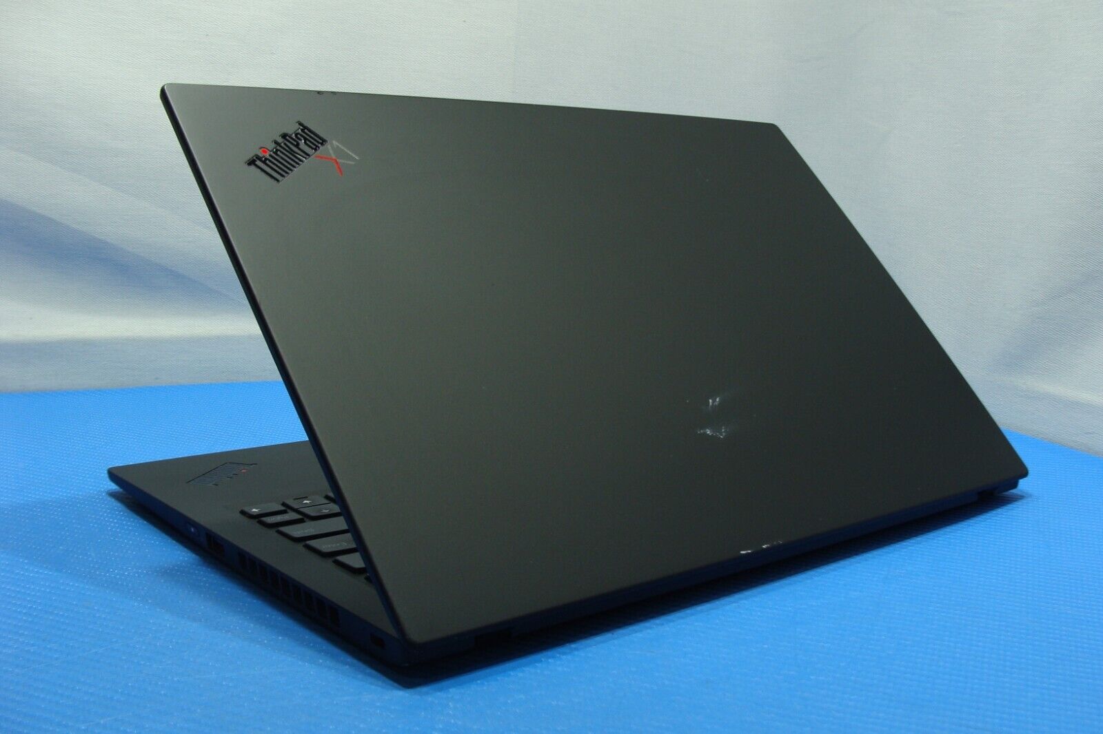 Lenovo ThinkPad X1 Carbon Gen 8 14