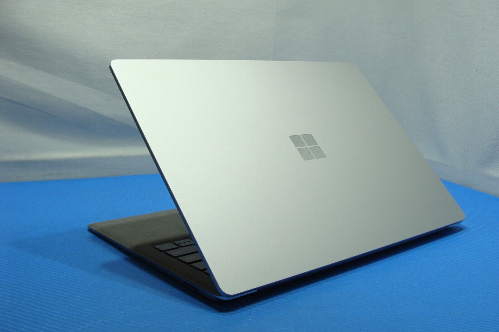 Microsoft Surface Laptop 4 1958 13.5