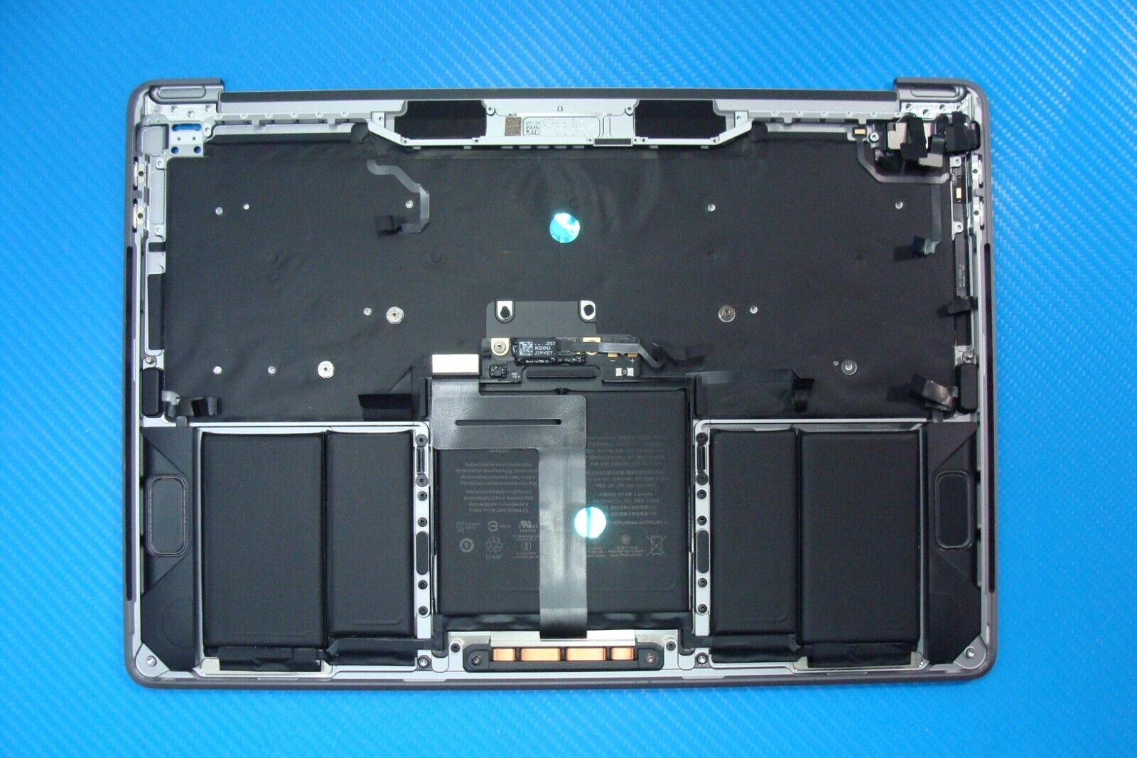 MacBook Pro A2251 Mid 2020 MWP42LL/A 13