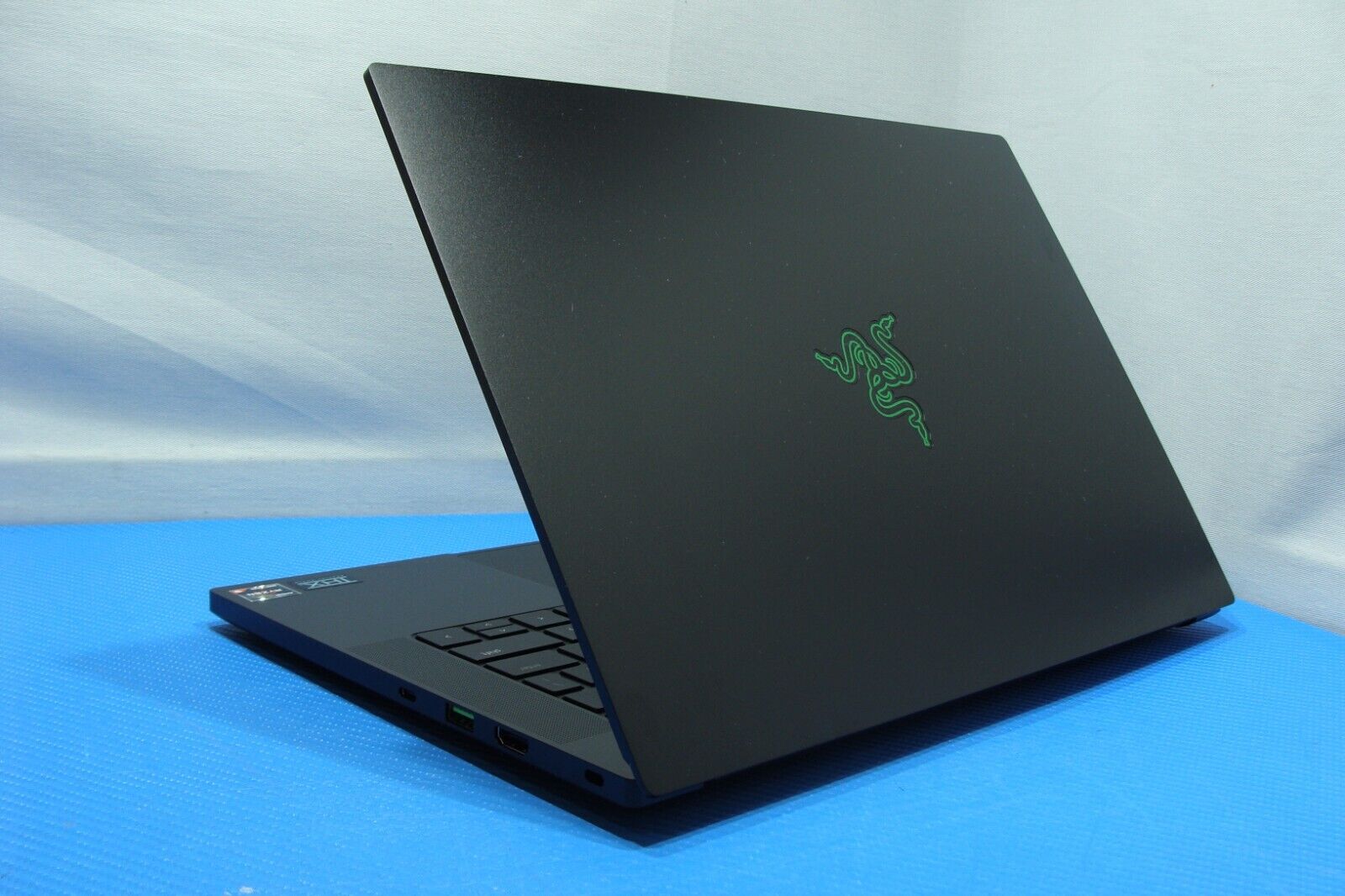 Razer Blade 14 RZ09-0427 14