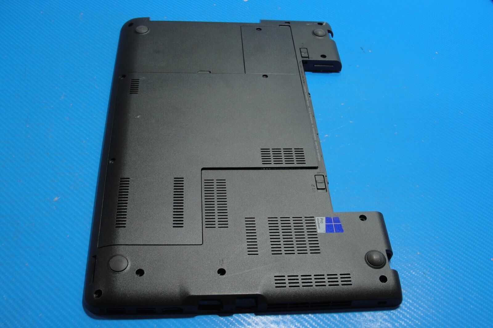 Lenovo ThinkPad 15.6” E560 Genuine Laptop Bottom Case w/Cover Doors AP0ZR000100