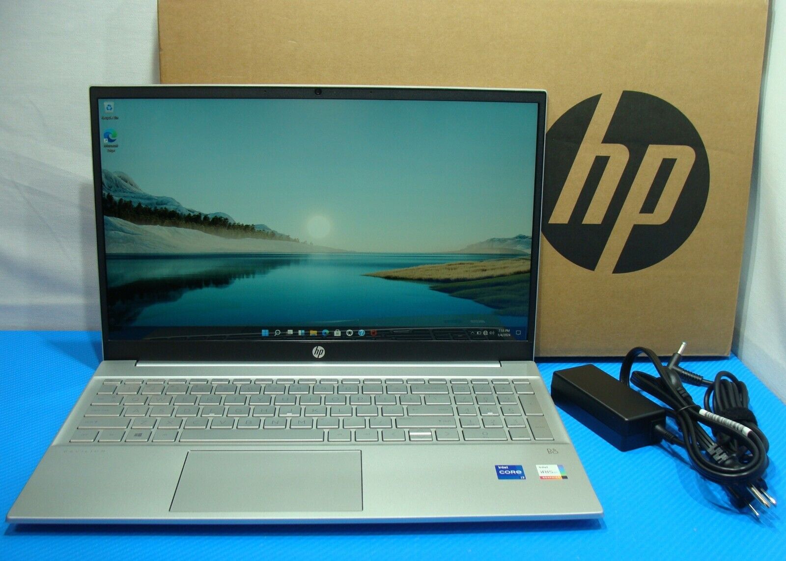 NEW! HP Pavilion Laptop 15-EG0025NR FHD i7-1165G7 2.8GHz 16GB 512GB 99% Battery