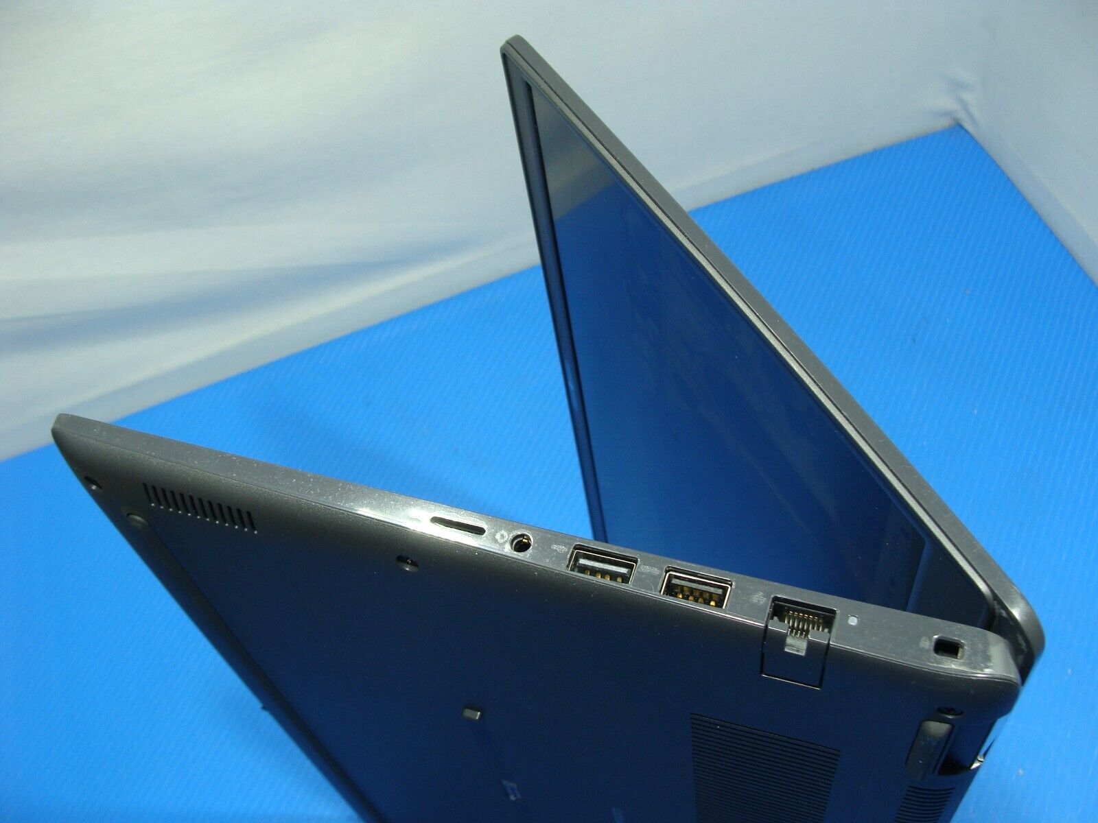 Dell Latitude 3410 laptop 14