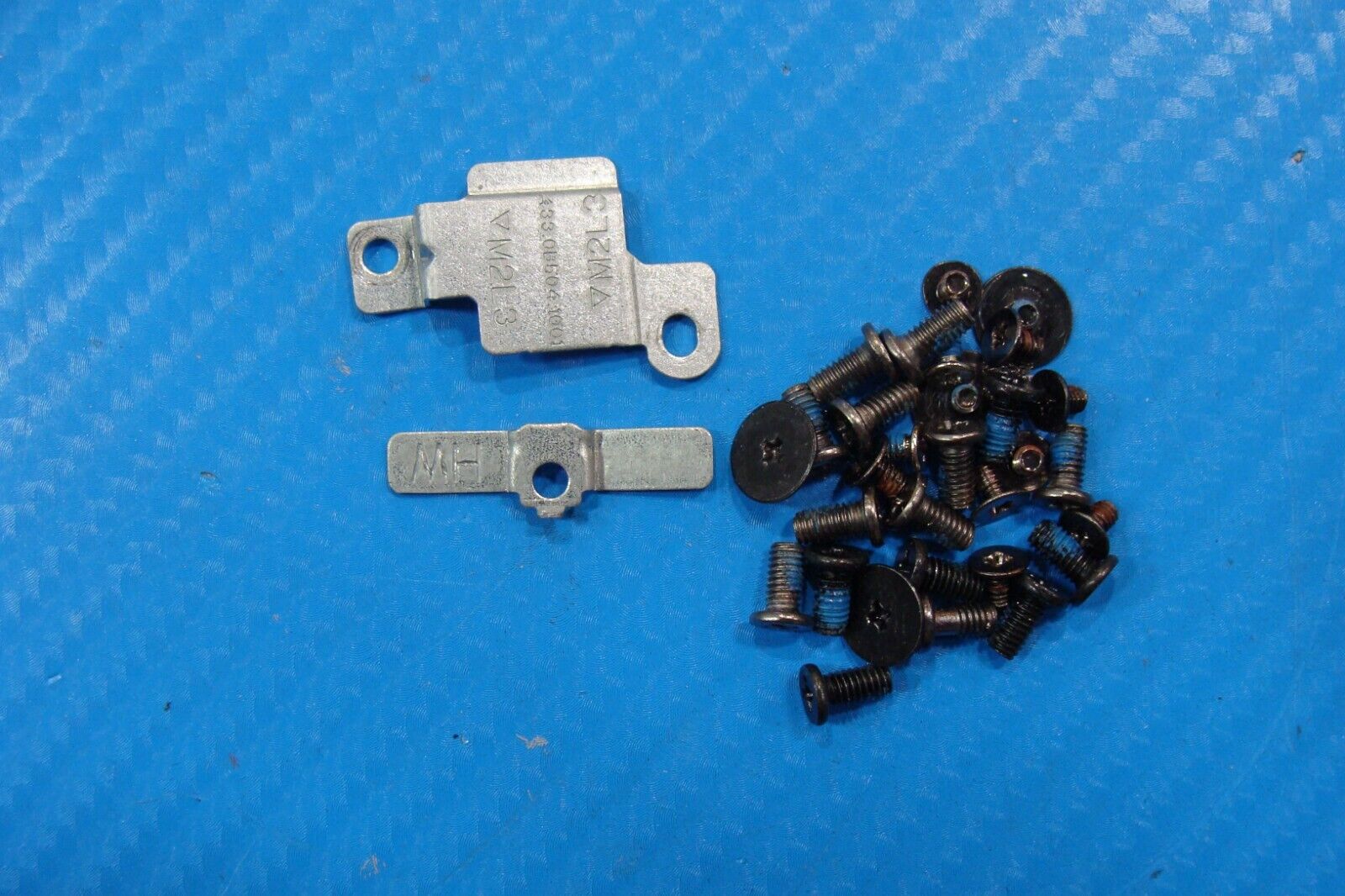 Dell Inspiron 13.3” 13 7373 2-in-1 Screw Set for Repair ScrewsSet w/Bracket