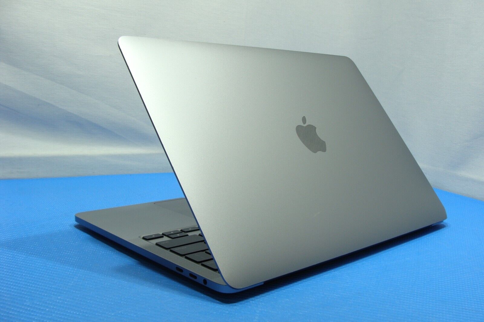 Apple MacBook Pro A2251 13