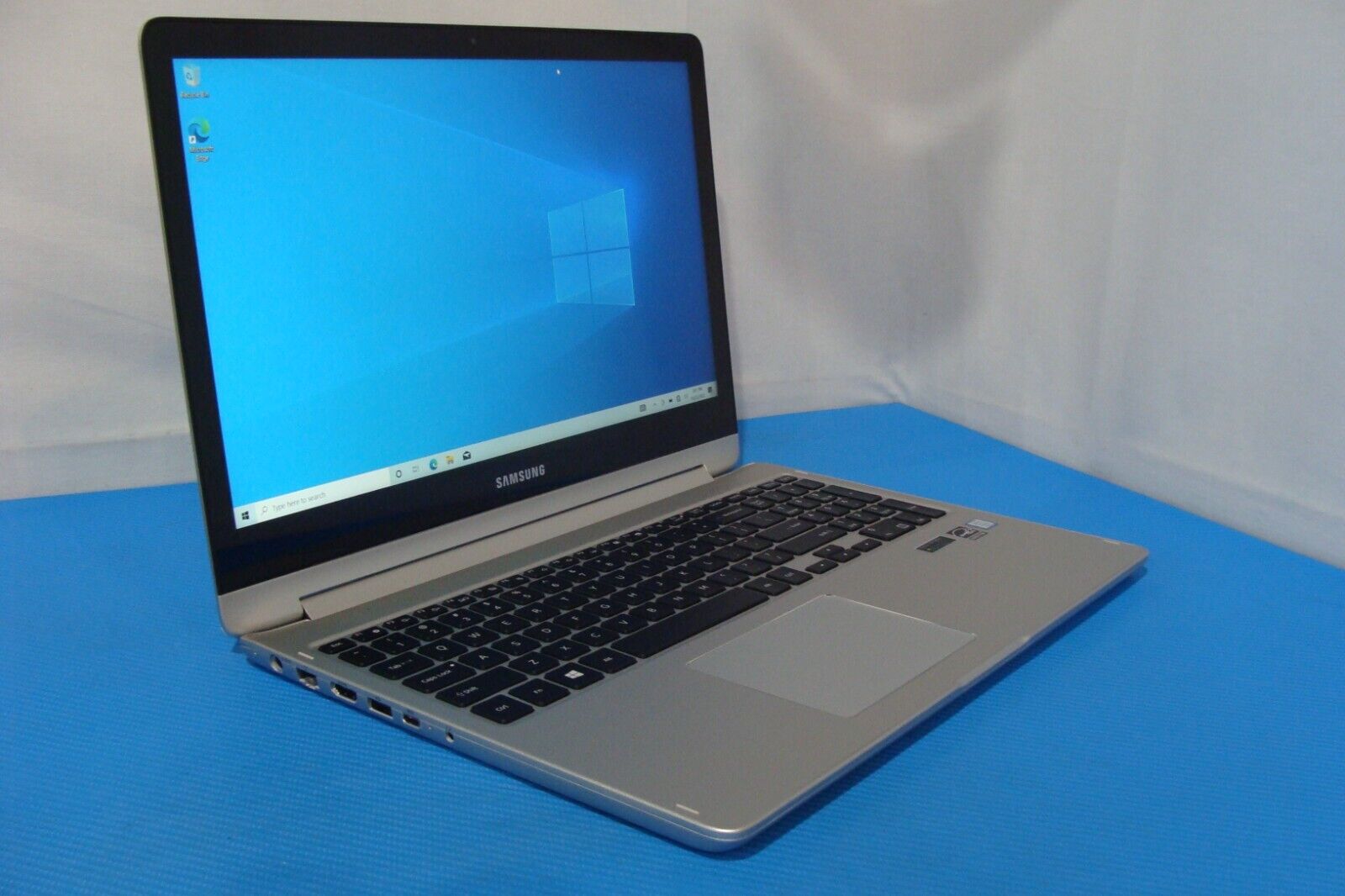 SAMSUNG NoteBook 7Spin NP740U5M 15.6