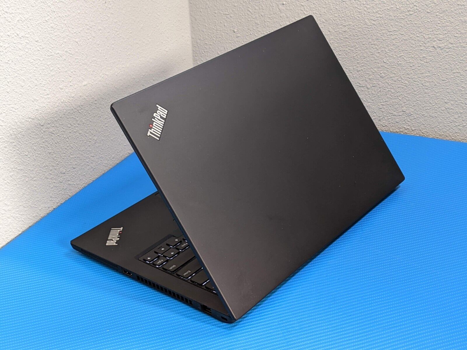 Lenovo ThinkPad T14 Gen 1 14