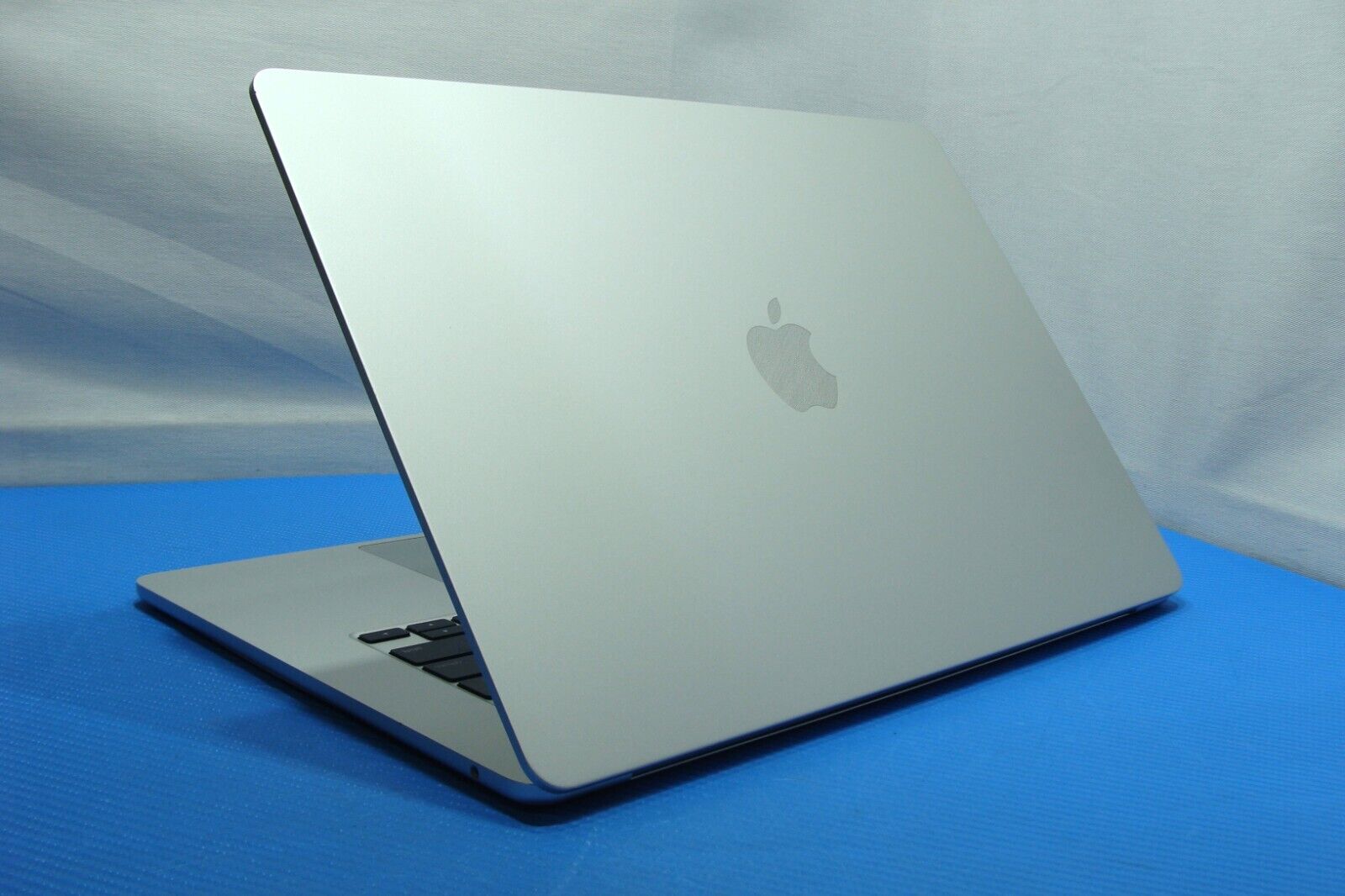 Apple MacBook Air A2941 (2023) 15