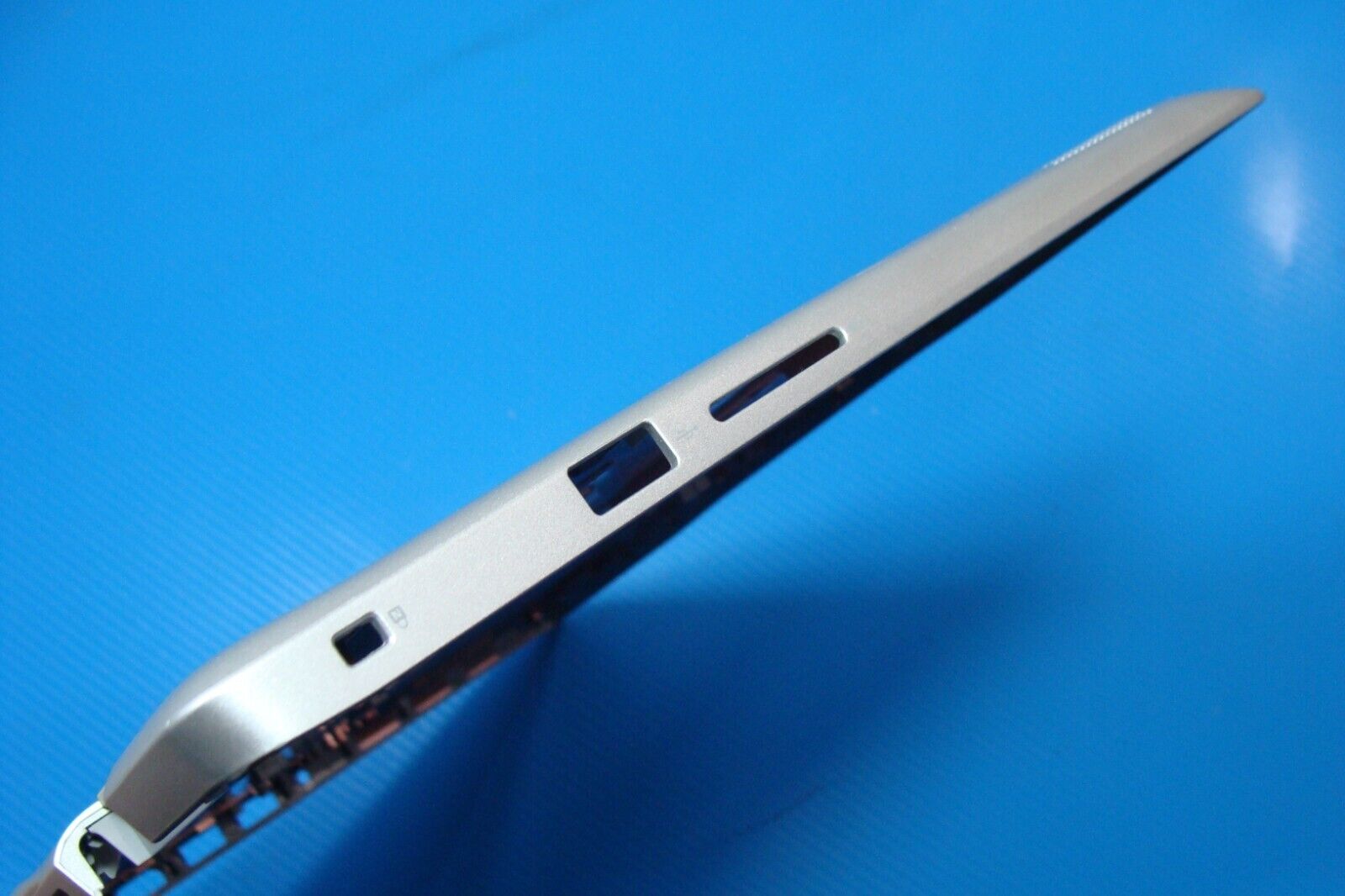 Dell Inspiron 14” 14 5482 2-in-1 Genuine Laptop Bottom Case 0V9J6 460.0F909.0011