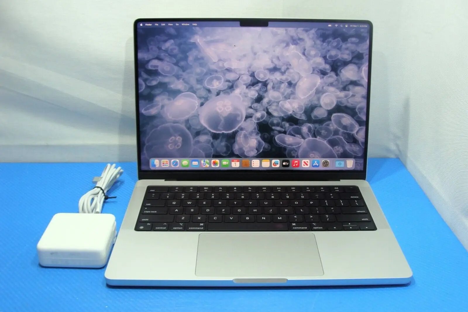 Apple Macbook Pro A2442 14