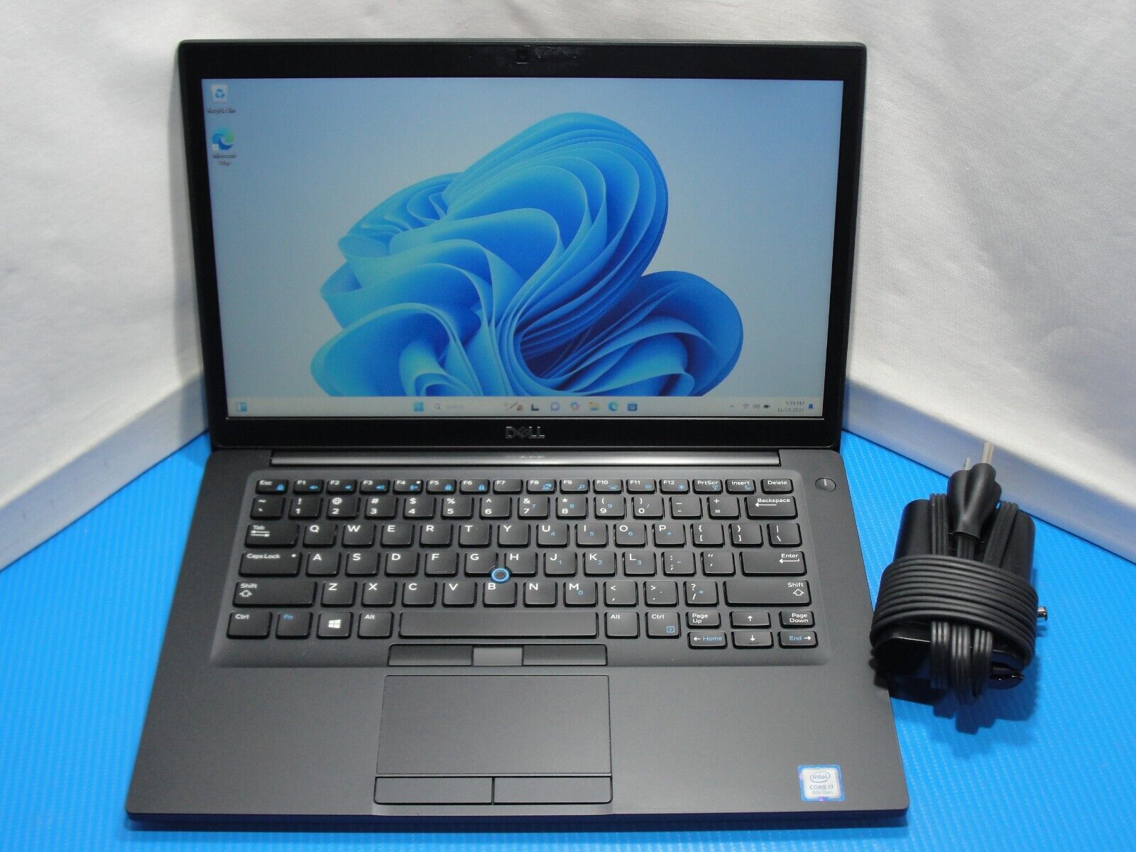 Dell Latitude 7490 14”HD Intel Core i7-8650U 1.9GHz 8GB 256GB+ Charger