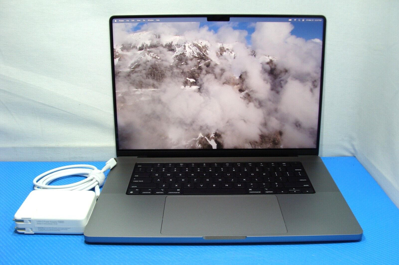 Apple Macbook Pro 16