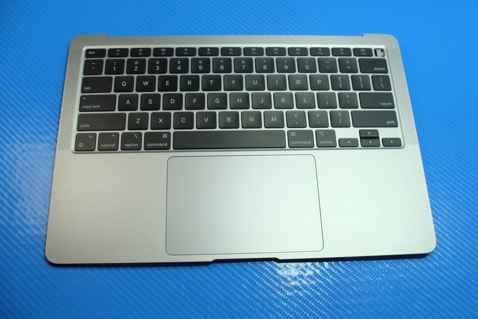 MacBook Air A2337 2020 MGN63LL/A 13