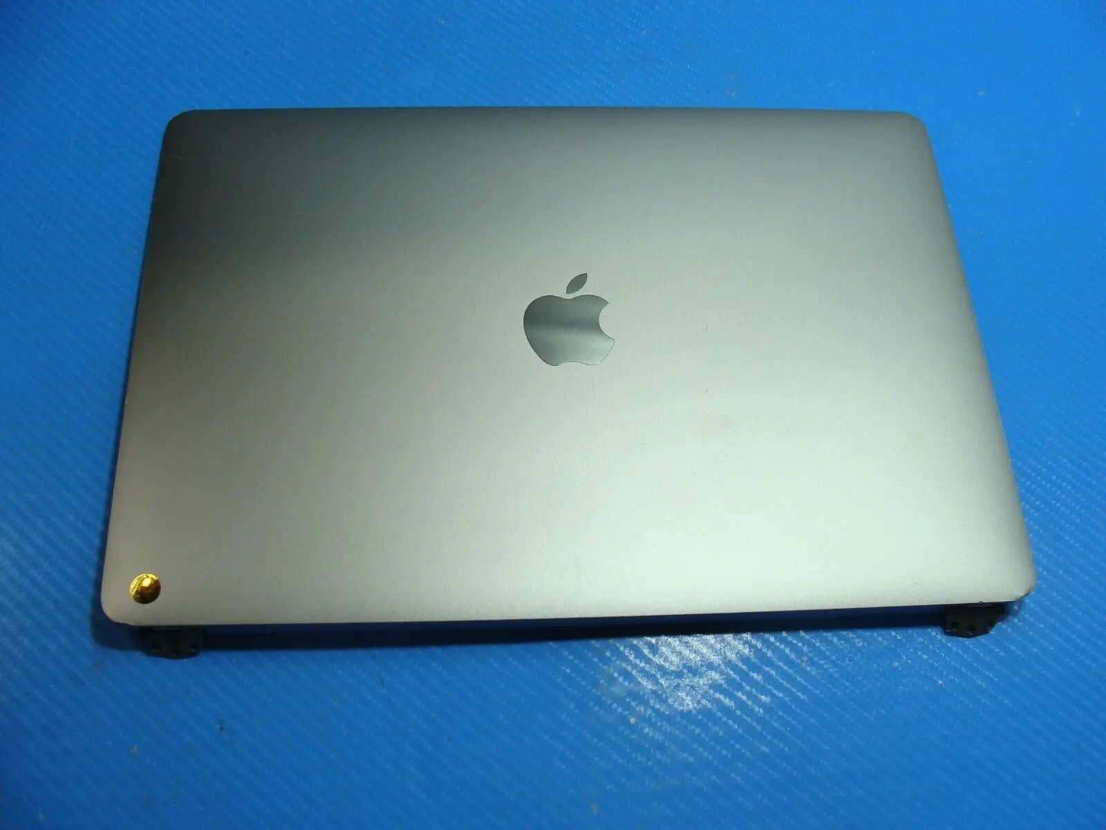 MacBook Pro A2251 13