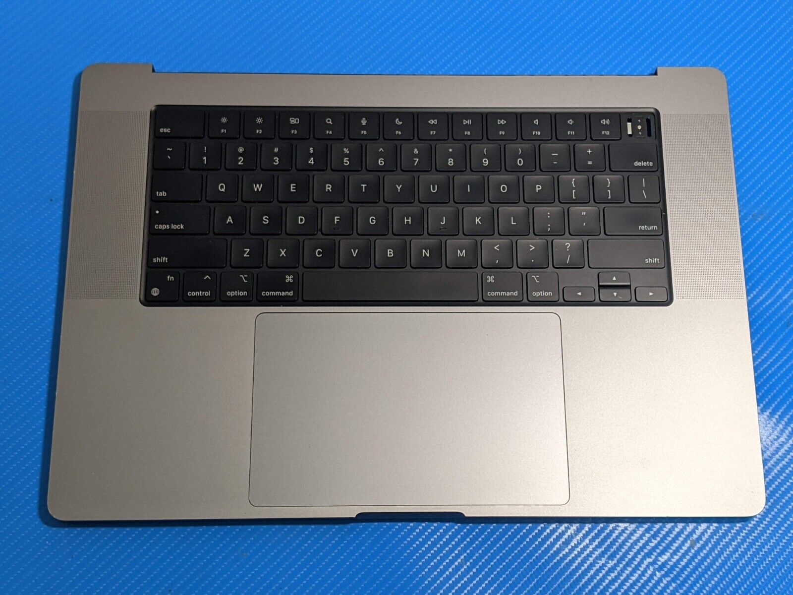 MacBook Pro A2485 16