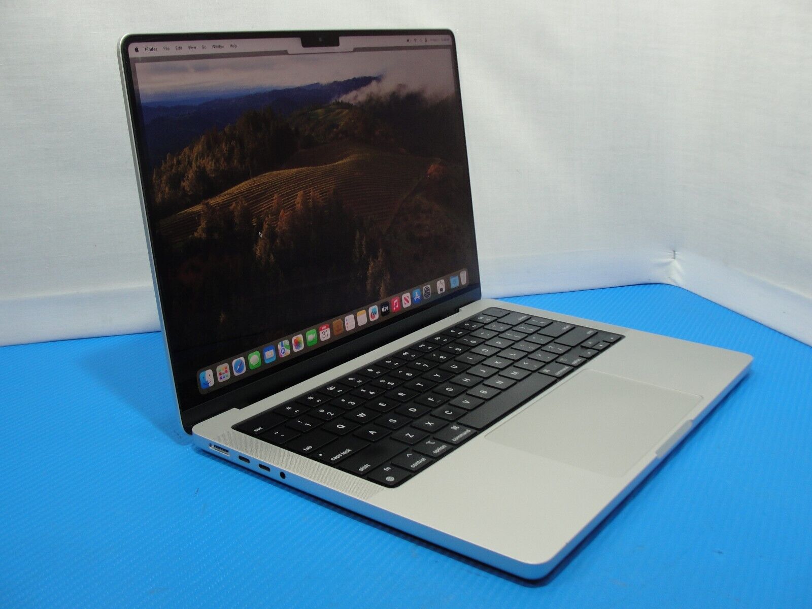 75 cycles Apple Macbook Pro 14