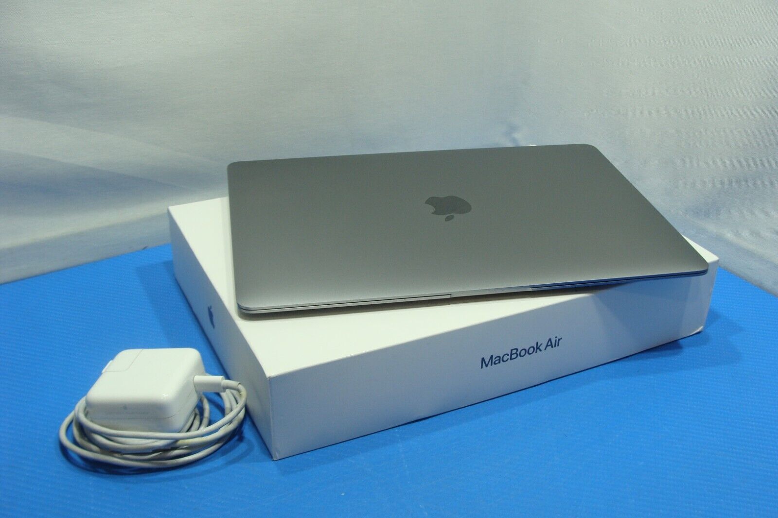 Apple MacBook Air A2337 13.3