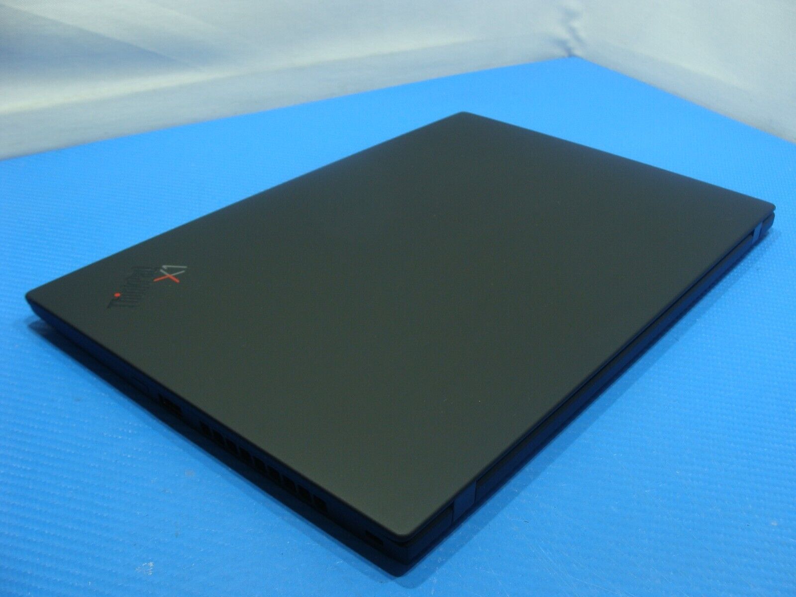 Lenovo ThinkPad X1 Carbon Gen 7 14