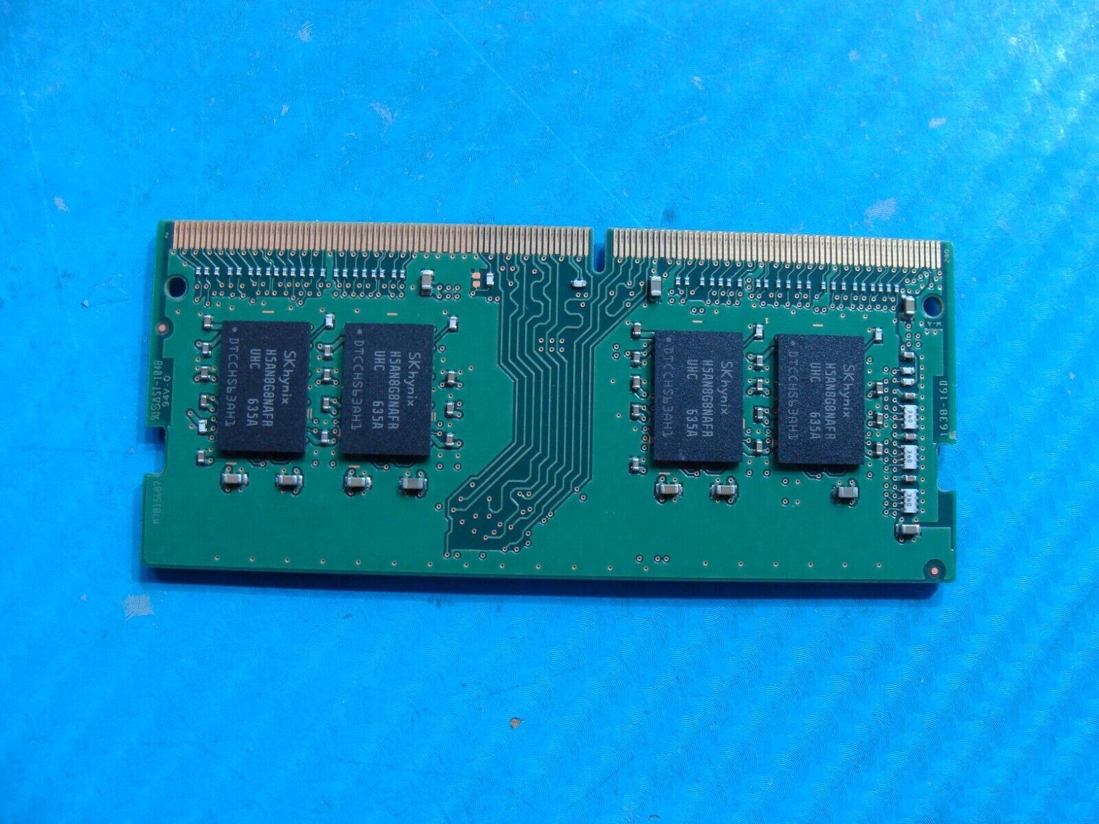 Dell 15 9560 SK Hynix 8GB 1Rx8 PC4-2400T Memory RAM SO-DIMM HMA81GS6AFR8N-UH