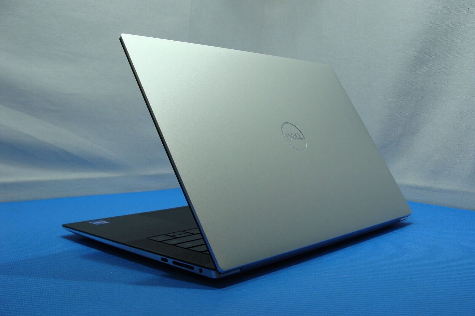 Dell XPS 15 9520 15.6