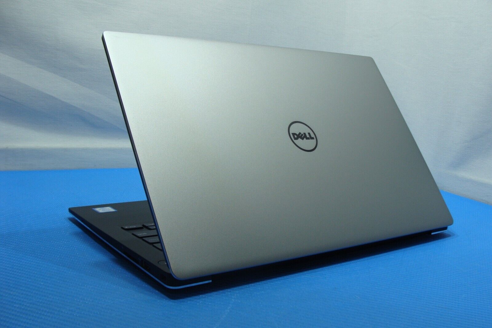 Dell XPS 13 9350 Laptop 13.3